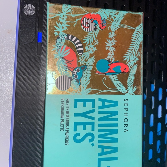 Sephora Beauty Animal Eyes Eyeshadow Palette - Picture 3 of 3